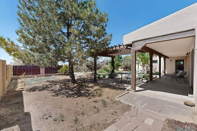 10 Blue Mesa Road, Santa Fe, NM 87508