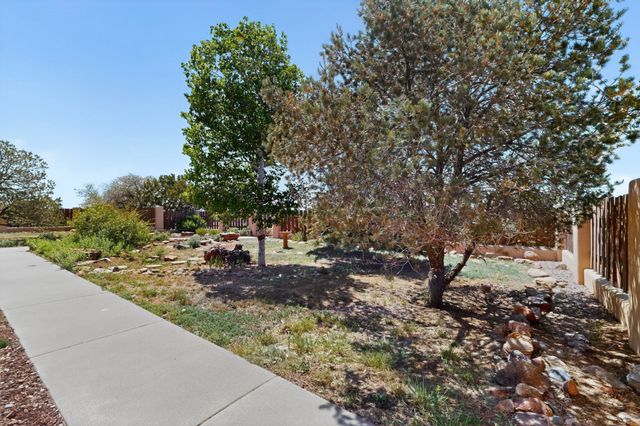 10 Blue Mesa Road, Santa Fe, NM 87508