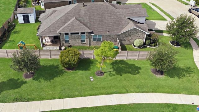 2203 Orono Landing Lane, Pearland, TX 77089