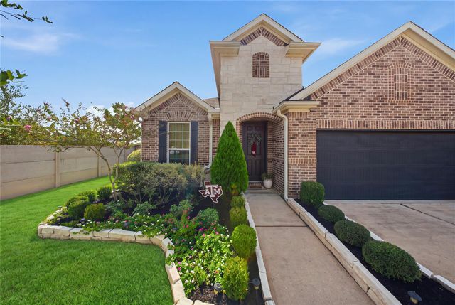 2203 Orono Landing Lane, Pearland, TX 77089