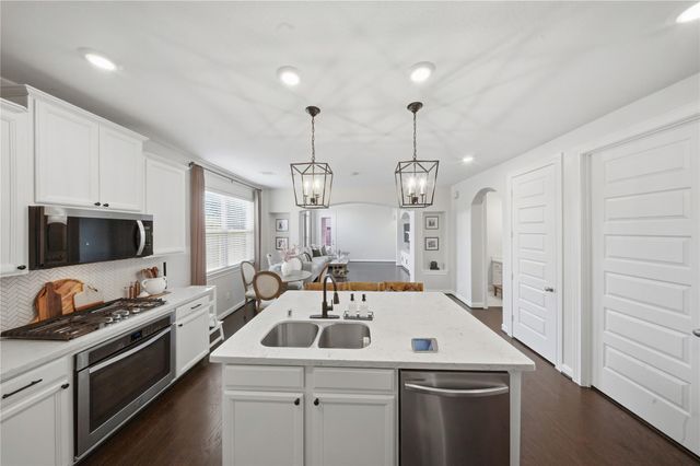 2203 Orono Landing Lane, Pearland, TX 77089