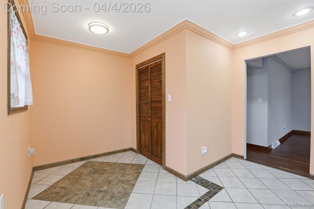 2911 Mott Avenue, Waterford Charter Township, MI 48328