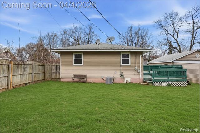 2911 Mott Avenue, Waterford Charter Township, MI 48328