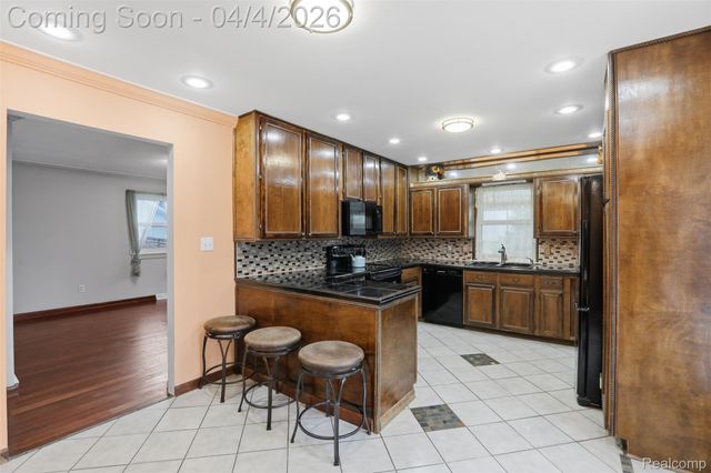 2911 Mott Avenue, Waterford Charter Township, MI 48328