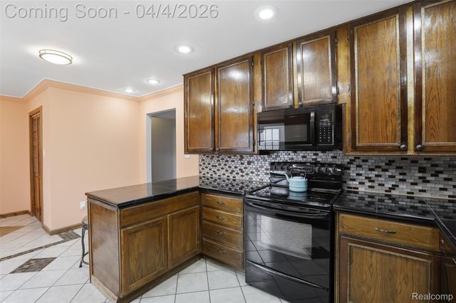 2911 Mott Avenue, Waterford Charter Township, MI 48328