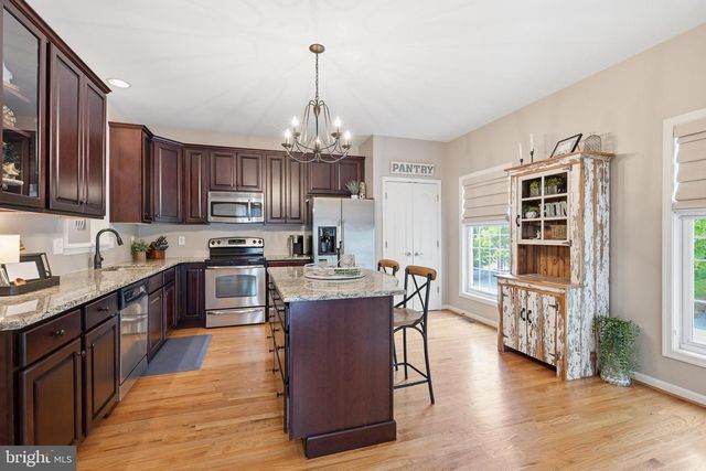 121 PUMPKIN PATCH LN, Hockessin, DE 19707