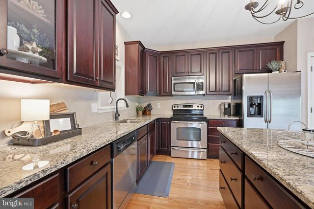 121 PUMPKIN PATCH LN, Hockessin, DE 19707