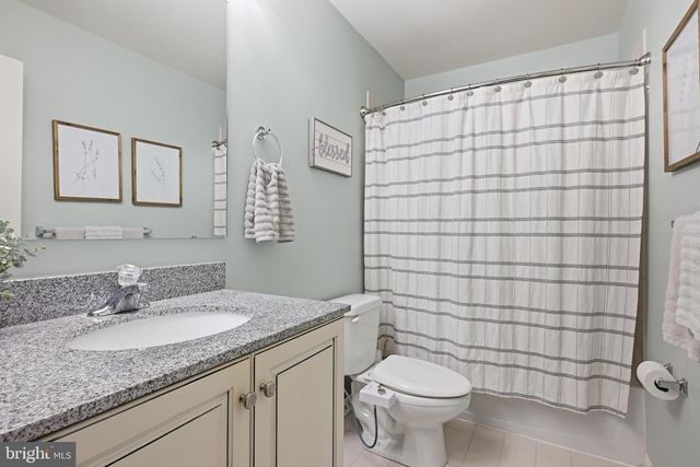 121 PUMPKIN PATCH LN, Hockessin, DE 19707