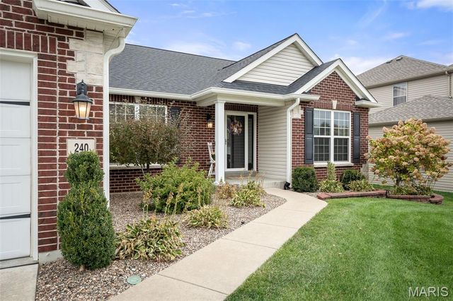 240 Victoria Park Avenue, Wentzville, MO 63385