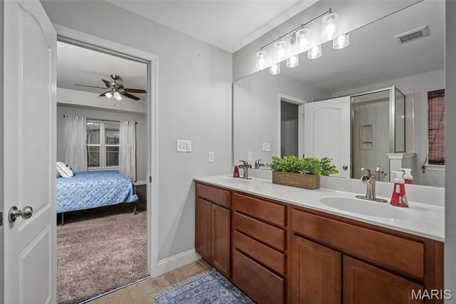 240 Victoria Park Avenue, Wentzville, MO 63385