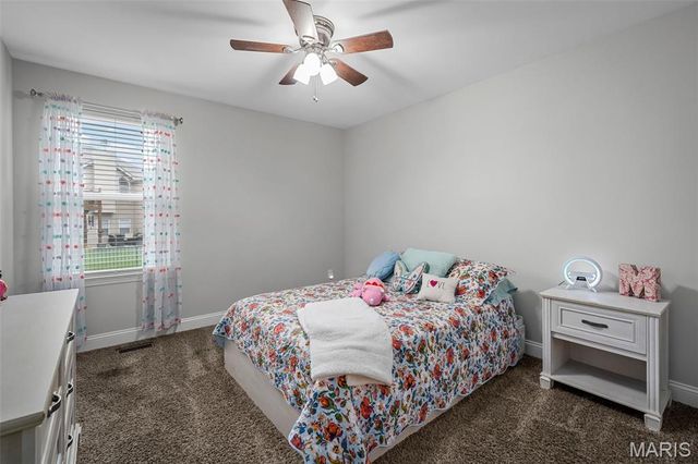 240 Victoria Park Avenue, Wentzville, MO 63385