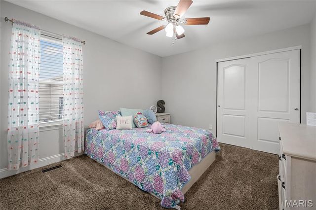 240 Victoria Park Avenue, Wentzville, MO 63385