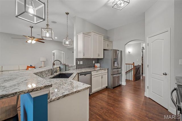 240 Victoria Park Avenue, Wentzville, MO 63385