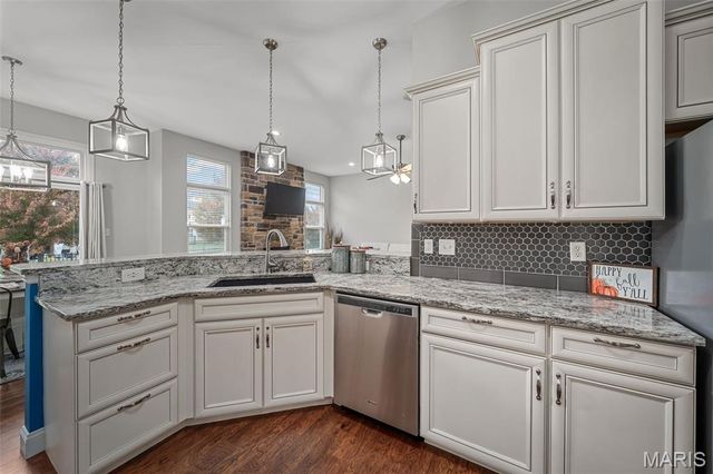 240 Victoria Park Avenue, Wentzville, MO 63385