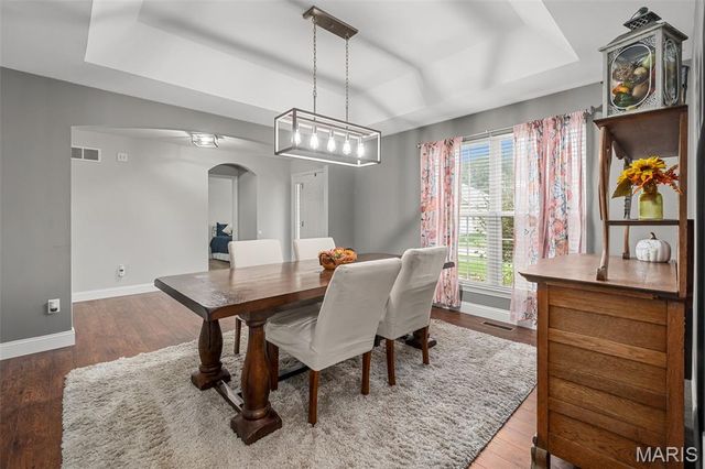 240 Victoria Park Avenue, Wentzville, MO 63385