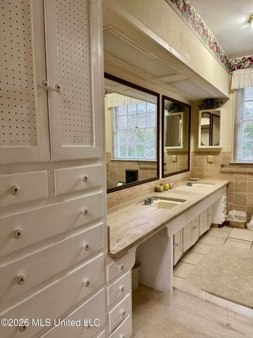 116 Gloucester Road, Natchez, MS 39120