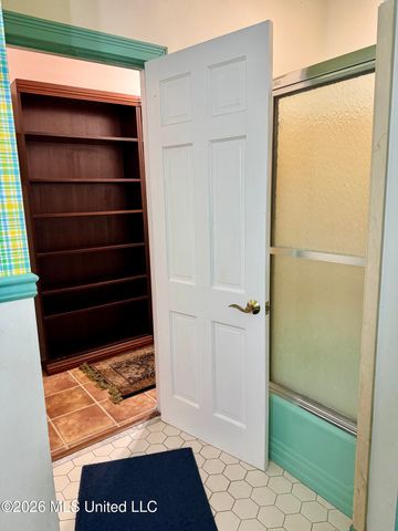 116 Gloucester Road, Natchez, MS 39120