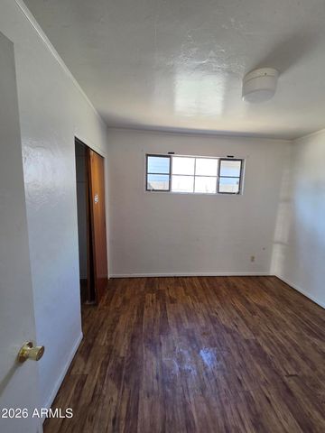 9439 N 6TH Avenue, Phoenix, AZ 85021