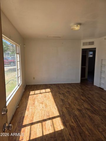 9439 N 6TH Avenue, Phoenix, AZ 85021