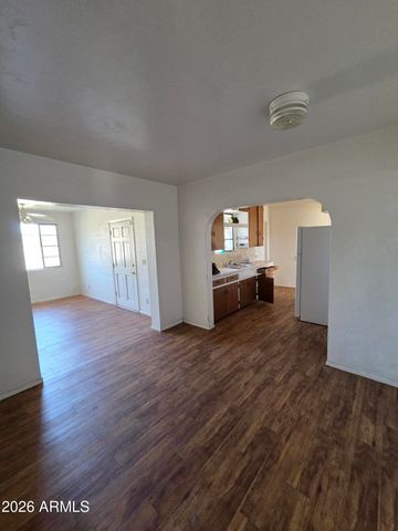 9439 N 6TH Avenue, Phoenix, AZ 85021