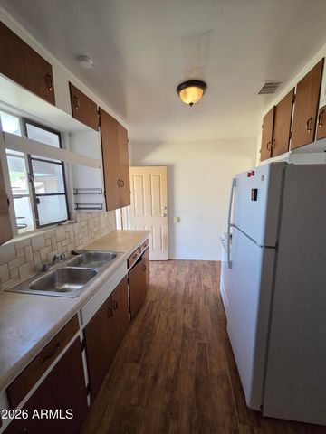 9439 N 6TH Avenue, Phoenix, AZ 85021