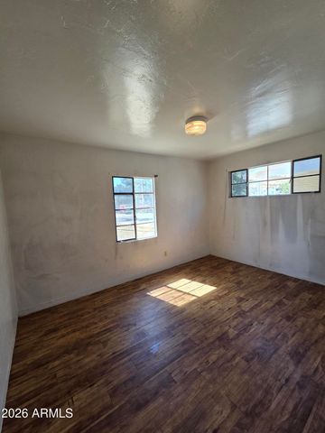 9439 N 6TH Avenue, Phoenix, AZ 85021