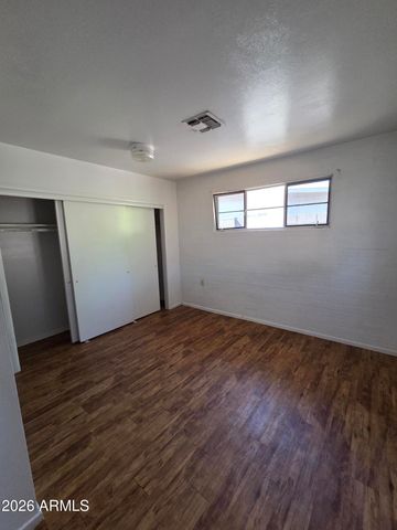 9439 N 6TH Avenue, Phoenix, AZ 85021