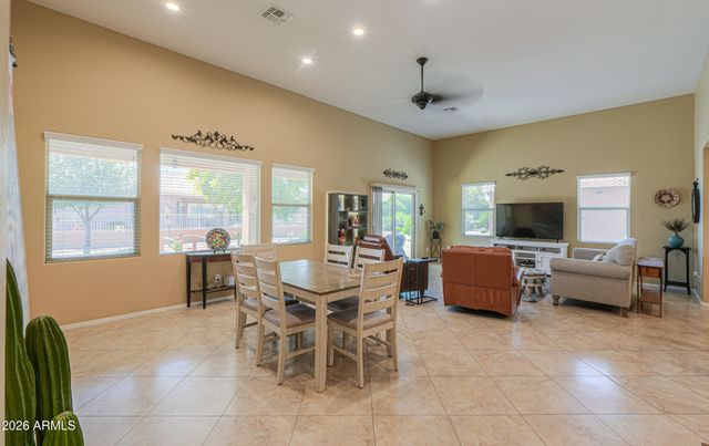 42709 W KINGFISHER Drive, Maricopa, AZ 85138