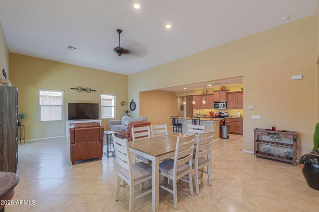 42709 W KINGFISHER Drive, Maricopa, AZ 85138