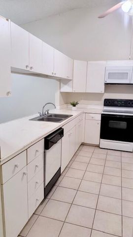 2836 Stoneway Lane C, Fort Pierce, FL 34982