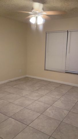 2836 Stoneway Lane C, Fort Pierce, FL 34982