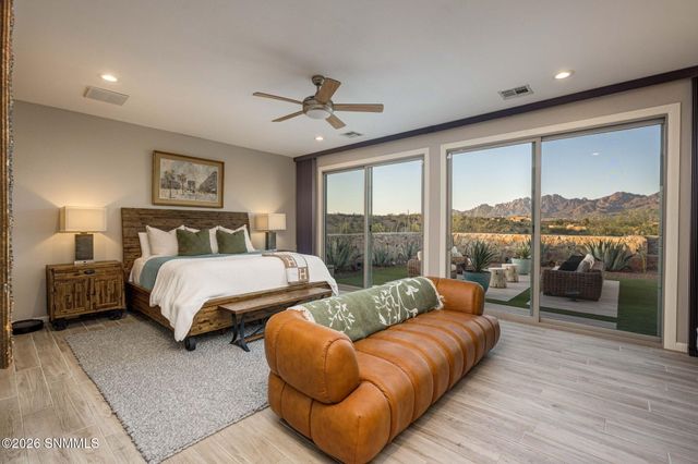 5657 Calle De Paradise, Las Cruces, NM 88011