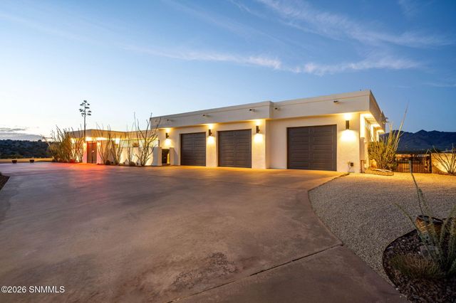 5657 Calle De Paradise, Las Cruces, NM 88011