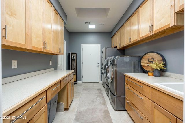 5657 Calle De Paradise, Las Cruces, NM 88011
