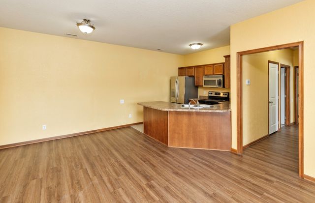 2406 NE Oak Drive 3, Ankeny, IA 50021