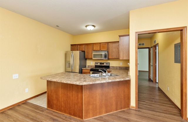2406 NE Oak Drive 3, Ankeny, IA 50021