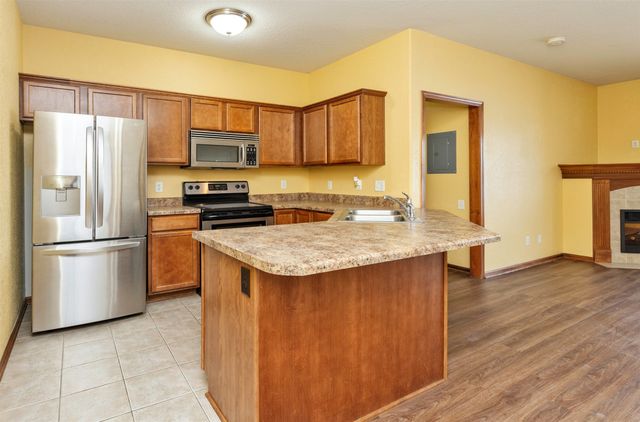 2406 NE Oak Drive 3, Ankeny, IA 50021
