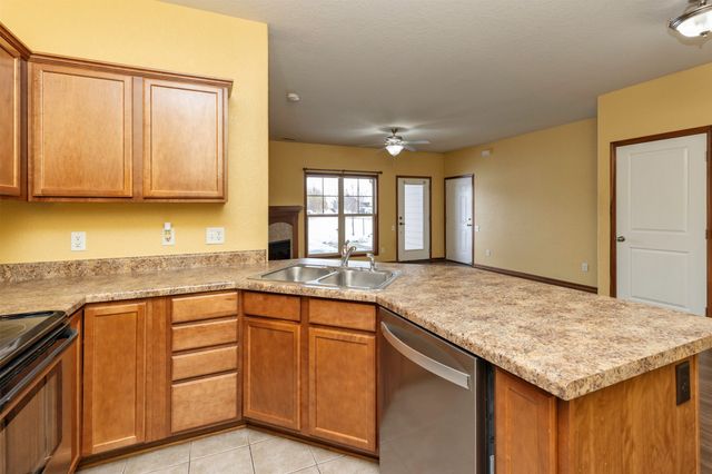 2406 NE Oak Drive 3, Ankeny, IA 50021