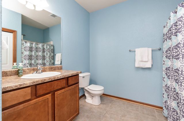 2406 NE Oak Drive 3, Ankeny, IA 50021