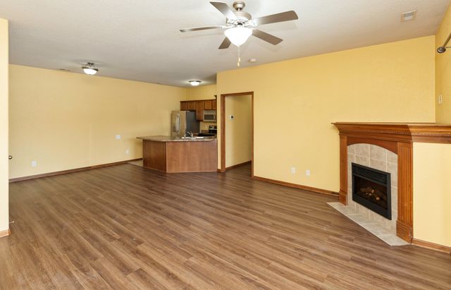 2406 NE Oak Drive 3, Ankeny, IA 50021