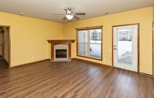 2406 NE Oak Drive 3, Ankeny, IA 50021