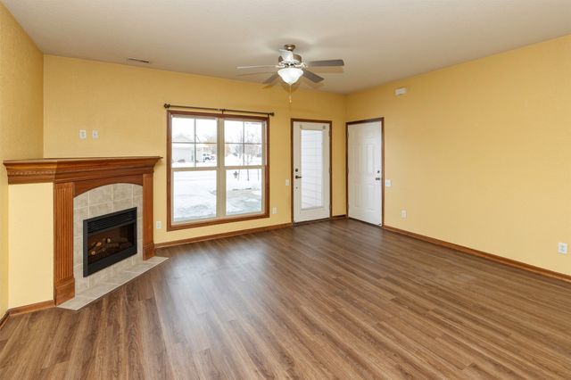 2406 NE Oak Drive 3, Ankeny, IA 50021