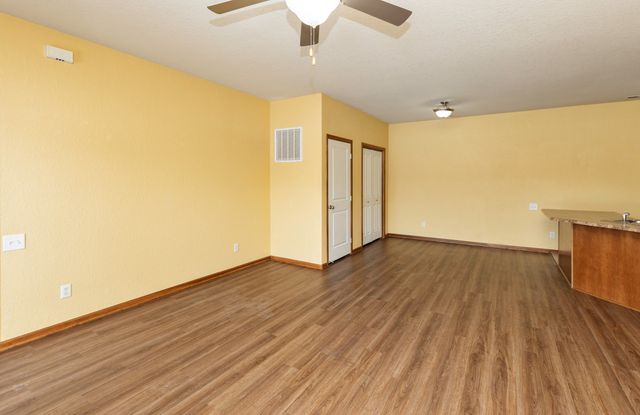 2406 NE Oak Drive 3, Ankeny, IA 50021