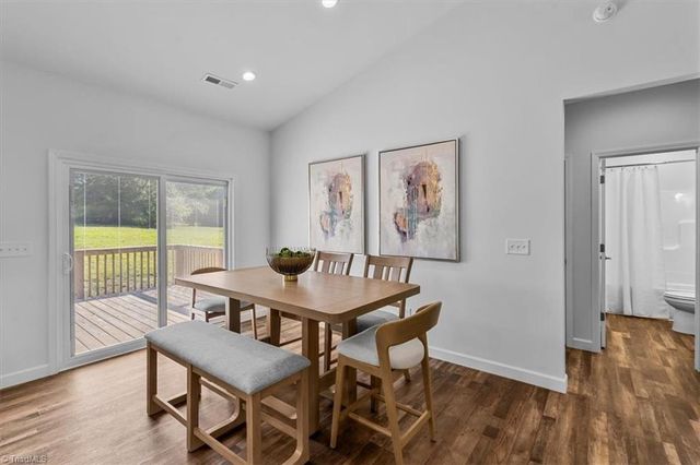 421 E Raleigh Avenue, Liberty, NC 27298