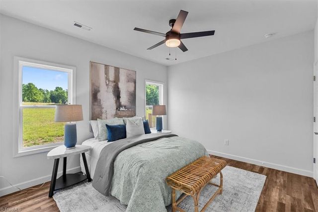 421 E Raleigh Avenue, Liberty, NC 27298