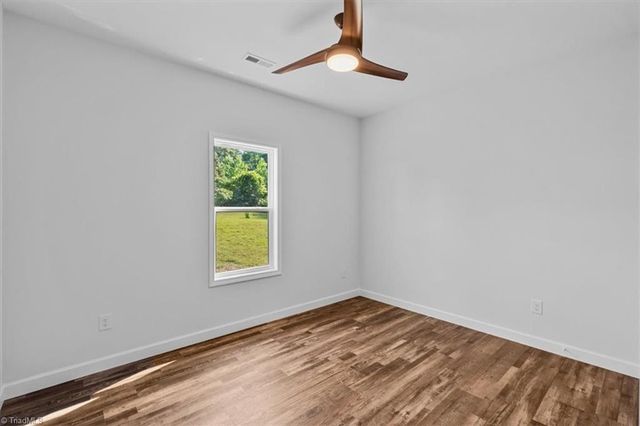 421 E Raleigh Avenue, Liberty, NC 27298