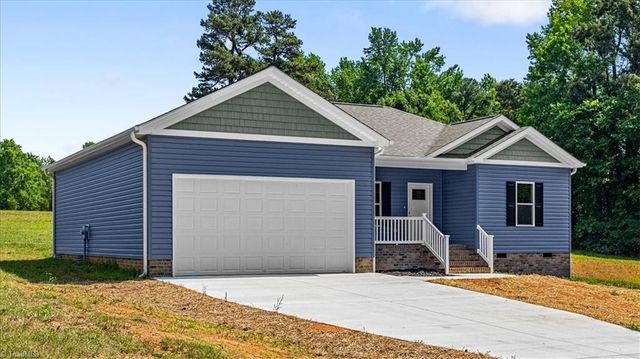 421 E Raleigh Avenue, Liberty, NC 27298