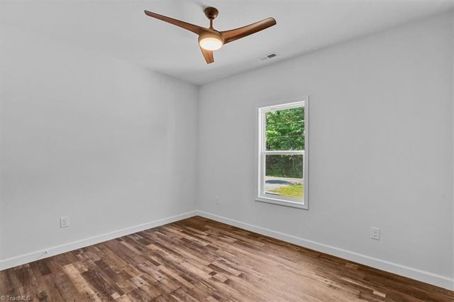 421 E Raleigh Avenue, Liberty, NC 27298