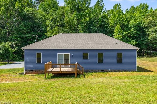 421 E Raleigh Avenue, Liberty, NC 27298