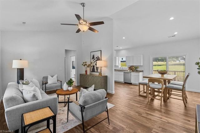 421 E Raleigh Avenue, Liberty, NC 27298